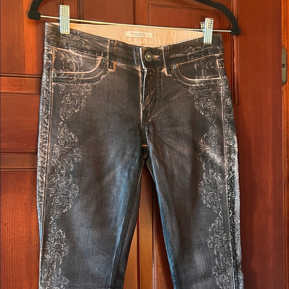 NYC Rich & Skinny Black Skinny Jeans with Intricate Patterns